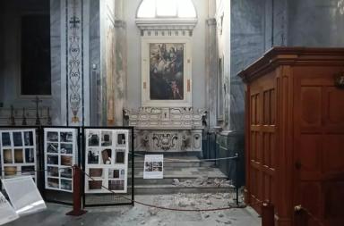 Ostuni, crollano parti d'intonaco dal soffitto della Cattedrale: chiude la Basilica minore
