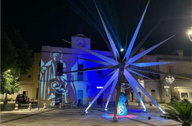 Altro che albero di Natale: a Secl&igrave; si accende una stella monumentale ispirata a Leonardo Da Vinci 