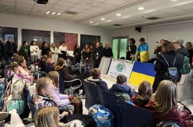 Dall'Ucraina in Puglia per un Natale di pace: bambini in fuga dai bombardamenti russi accolti a Bari