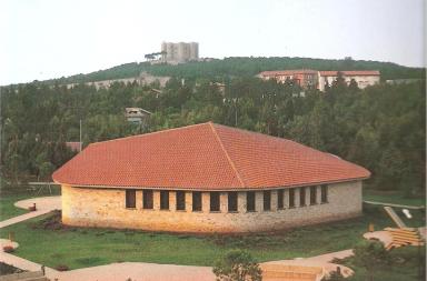 Rubano soldi nella chiesa di Castel Del Monte, l'appello del prete ai ladri: «Non denuncio, riportate tutto qui» Rubano soldi nella chiesa di Castel Del Monte, l'appello del prete ai ladri: «Non denuncio, riportate tutto qui»