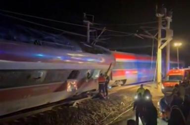 Deragliamento in Spagna, l&rsquo;ipotesi del giunto saltato: 39 morti e decine di feriti nello scontro tra due treni ad alta velocit&agrave;