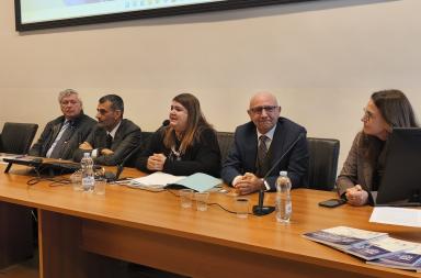 Foggia, una residenza universitaria nell’ex Distretto militare: firmato l'accordo. «Investiamo sul futuro» Foggia, una residenza universitaria nell’ex Distretto militare: firmato l'accordo. «Investiamo sul futuro»