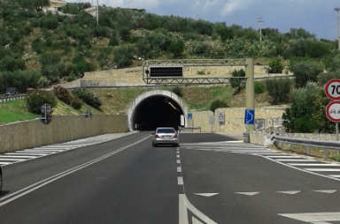 Frana sulla statale Garganica, la Regione chiede l'intervento del prefetto. «Ripristinare la viabilità in sicurezza» Frana sulla statale Garganica, la Regione chiede l'intervento del prefetto. «Ripristinare la viabilità in sicurezza»