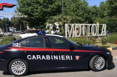 Mottola, in 3 aggrediscono il titolare di un'azienda e rubano utensili: arrestati