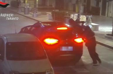 Taranto, la &laquo;banda della marmotta&raquo; dei 17 colpi in un mese: uno ai domiciliari, gli altri 4 restano in cella