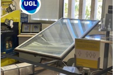 Massafra, pesante finestra in metallo cade all&rsquo;interno dell'ufficio postale: ferita lavoratrice