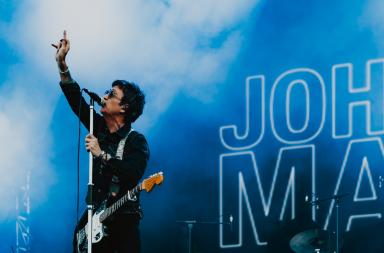 Johnny Marr arriva al Locus Festival: l'ex Smiths in concerto a Minervino Murge