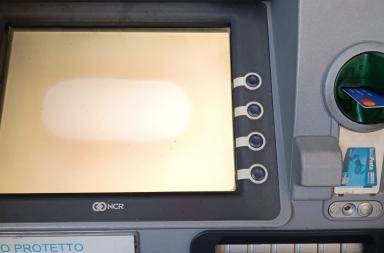 Presicce-Acquarica, Postamat fuori uso: disagi per pensionati e lavoratori costretti a spostarsi