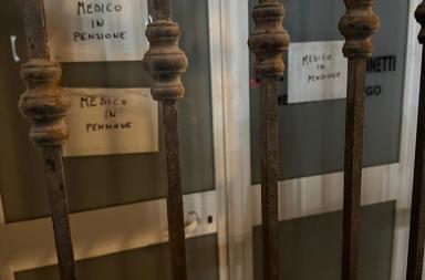 Bari, chiude l’ambulatorio di via Ravanas: medico di famiglia va in pensione, pazienti disperati Bari, chiude l’ambulatorio di via Ravanas: medico di famiglia va in pensione, pazienti disperati