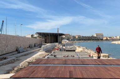 Bari, al molo Sant'Antonio prende forma la passerella sul  mare. Completata la struttura del museo 