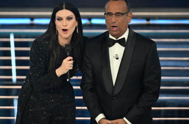 Sanremo, la seconda serata accende la gara: Big giudicati da Televoto e Radio, in finale per le nuove proposte Filippucci e Angelica Bove