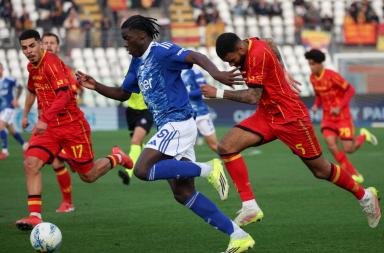 Il Como cala il tris contro il Lecce: il match finisce 3-1 Il Como cala il tris contro il Lecce: il match finisce 3-1