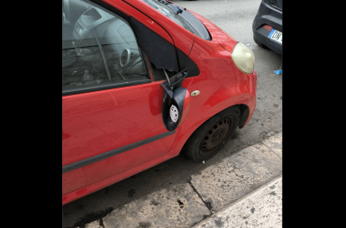 Torna l'incubo vandalismo nel centro di Molfetta: &egrave; strage di specchietti