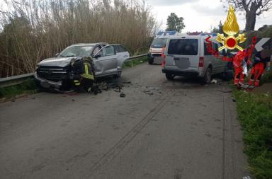Schianto mortale sulla circonvallazione di Oria: perde la vita un 46enne, due feriti