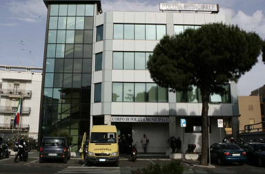 Lecce, il comando della polizia locale resta in affitto: anche quest'anno il Comune pagher&agrave; 85mila euro