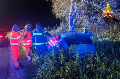 Brindisi, auto fuori strada sulla SP43: ferita una donna Brindisi, auto fuori strada sulla SP43: ferita una donna