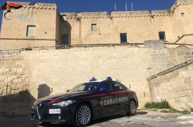 Palagiano, chiede soldi ai genitori e li aggredisce: 27enne arrestato per maltrattamenti in famiglia Palagiano, chiede soldi ai genitori e li aggredisce: 27enne arrestato per maltrattamenti in famiglia