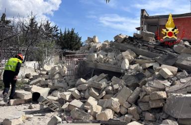 Sgomberato nei giorni scorsi, a Matera crollo parziale di un edificio in tufo