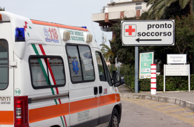 Bimbo di 3 anni muore dopo un malore: inutile la corsa in ambulanza da Castellaneta al Ss Annunziata di Taranto