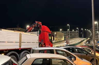 Bari, nuove prove di carico nella notte sul Ponte Garibaldi: riaperta la circolazione