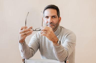 NON TOCCARE Crescere un figlio: Leonardo Mendolicchio sfida il mito della virilit&agrave;