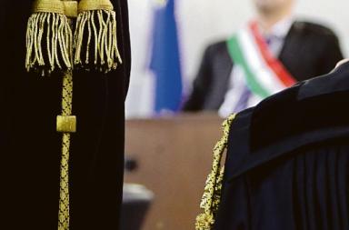 Omicidio di San Marzano, due condanne a 24 anni: c'è anche il figlio della vittima. «Uccise il padre per errore» Omicidio di San Marzano, due condanne a 24 anni: c'è anche il figlio della vittima. «Uccise il padre per errore»