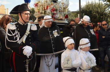 La Settimana Santa a Taranto: l&rsquo;Addolorata e gli &laquo;sdanghieri&raquo; nella notte del padre e del figlio