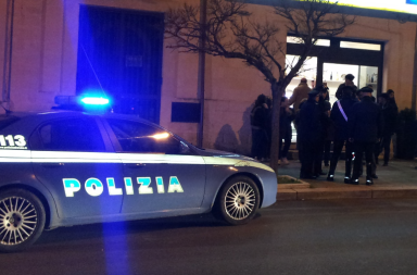 Galatina, &laquo;Colpo grosso&raquo; in gioielleria: all'opera ladri &laquo;acrobati&raquo; per un bottino di 50mila euro