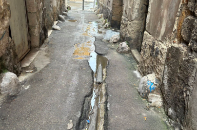 Taranto, dopo i RIti un giro tra i crateri delle strade: ecco la citt&agrave; &laquo;colabrodo&raquo;