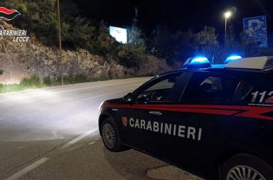 Gagliano del Capo, investe un pedone e fugge: individuato poche ore dopo Oss 26enne, «incastrato» dallo specchietto dell'auto Gagliano del Capo, investe un pedone e fugge: individuato poche ore dopo Oss 26enne, «incastrato» dallo specchietto dell'auto