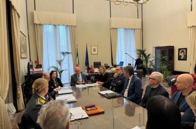 Ragazzi con armi e droga a scuola, prefetto di Lecce scrive alle famiglie: «Tornate ad essere le loro guide» Ragazzi con armi e droga a scuola, prefetto di Lecce scrive alle famiglie: «Tornate ad essere le loro guide»