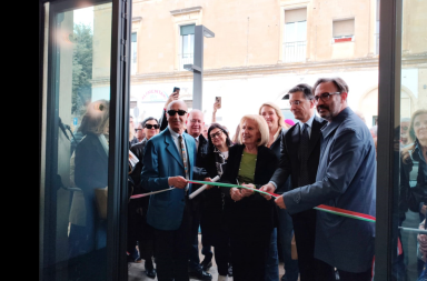 Lecce, aperto l’infopoint nell'ex Agip: è stato il bar del film «Allacciate le cinture» di Ferzan Özpetek Lecce, aperto l’infopoint nell'ex Agip: è stato il bar del film «Allacciate le cinture» di Ferzan Özpetek