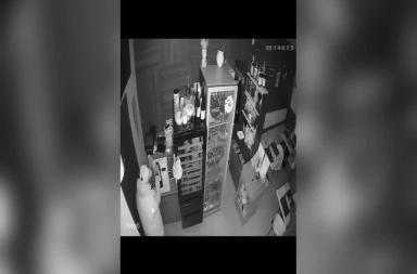 Bari, ladro fa irruzione nella braceria e porta via la cassa e un IPad. La denuncia social: &laquo;Non molliamo&raquo;