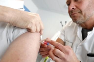 Covid, in Puglia vaccinate da inizio campagna 100mila persone