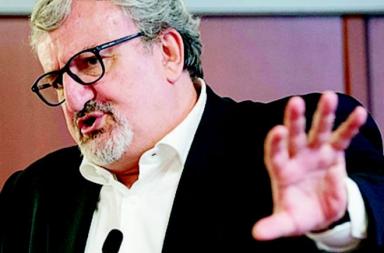 Emiliano rompe il silenzio: &laquo;Sul mio futuro solo illazioni. L'unica verit&agrave; &egrave; la richiesta di rientro del Csm&raquo;