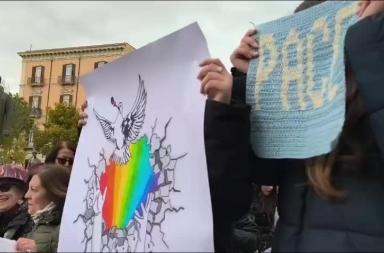 Anche a Foggia le Donne per la pace scendono in piazza: un grido collettivo contro la guerra VIDEO