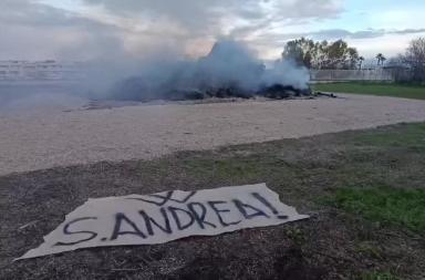 Presicce Acquarica, distrutta (e ricostruita) la focareddha. L'atto vandalico firmato: «Viva Sant'Andrea» Presicce Acquarica, distrutta (e ricostruita) la focareddha. L'atto vandalico firmato: «Viva Sant'Andrea»