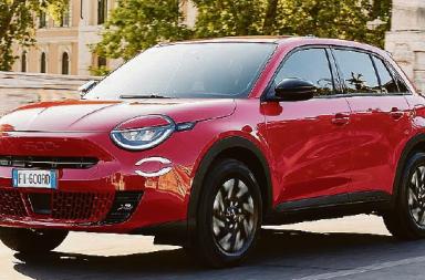 Un&rsquo;auto che ha fatto storia: gli italiani ritornano al volante della Fiat 600