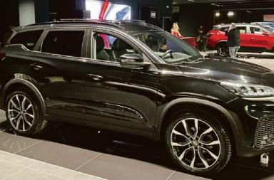 Bari, inaugurata una nuova concessionaria: l&rsquo;auto si sceglie in un club