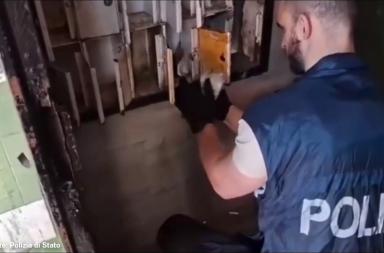 Blitz a Roma nella filiera della droga "a due", 4 arresti tra pusher e vedette