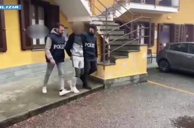 Rapine violente per strappare collane d'oro in centro, 4 arresti a Torino