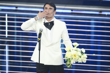 Sal Da Vinci vince la 76esima edizione di Sanremo, secondo posto per Sayf, terza Ditonellapiaga Sal Da Vinci vince la 76esima edizione di Sanremo, secondo posto per Sayf, terza Ditonellapiaga