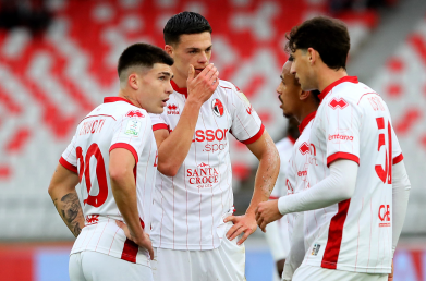 Il Bari sempre pi&ugrave; solo, vita grama al San Nicola: una delle fasi pi&ugrave; complicate di una storia lunga e tortuosa