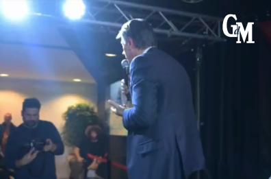 Conte a Bari: «Le Regioni siano in mano a chi vuole la pace». E la pasionaria Guarini cita Minervini: «Lui per noi un maestro» VIDEO