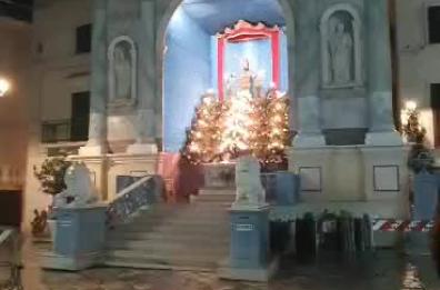 Polignano, l'omaggio a San Vito patrono della città diventa un coro da stadio