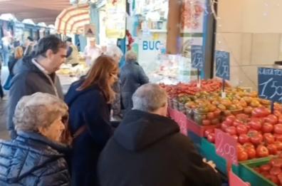 Bari, il Natale è servito: a tavola non mancano taratuffi, anguille e cartellate