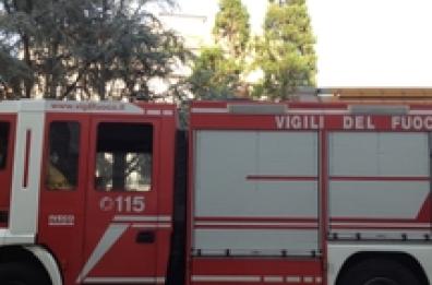 Mottola, incendio danneggia azienda di pellet