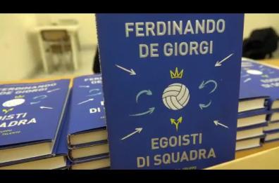 Fefè De Giorgi presenta il suo libro alla presenza di Michele Emiliano