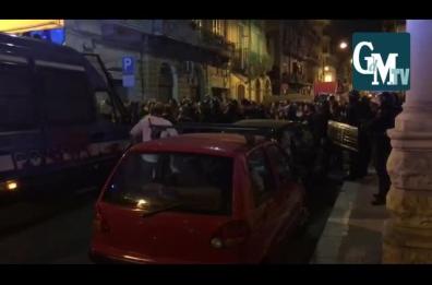 Corteo antisalvini a Bari, i momenti di tensione con la Polizia