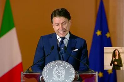 Fase 2, Conte illustra cosa cambia da lunedì: «Ma serve responsabilità»
 Il premier cita anche la «Gazzetta»